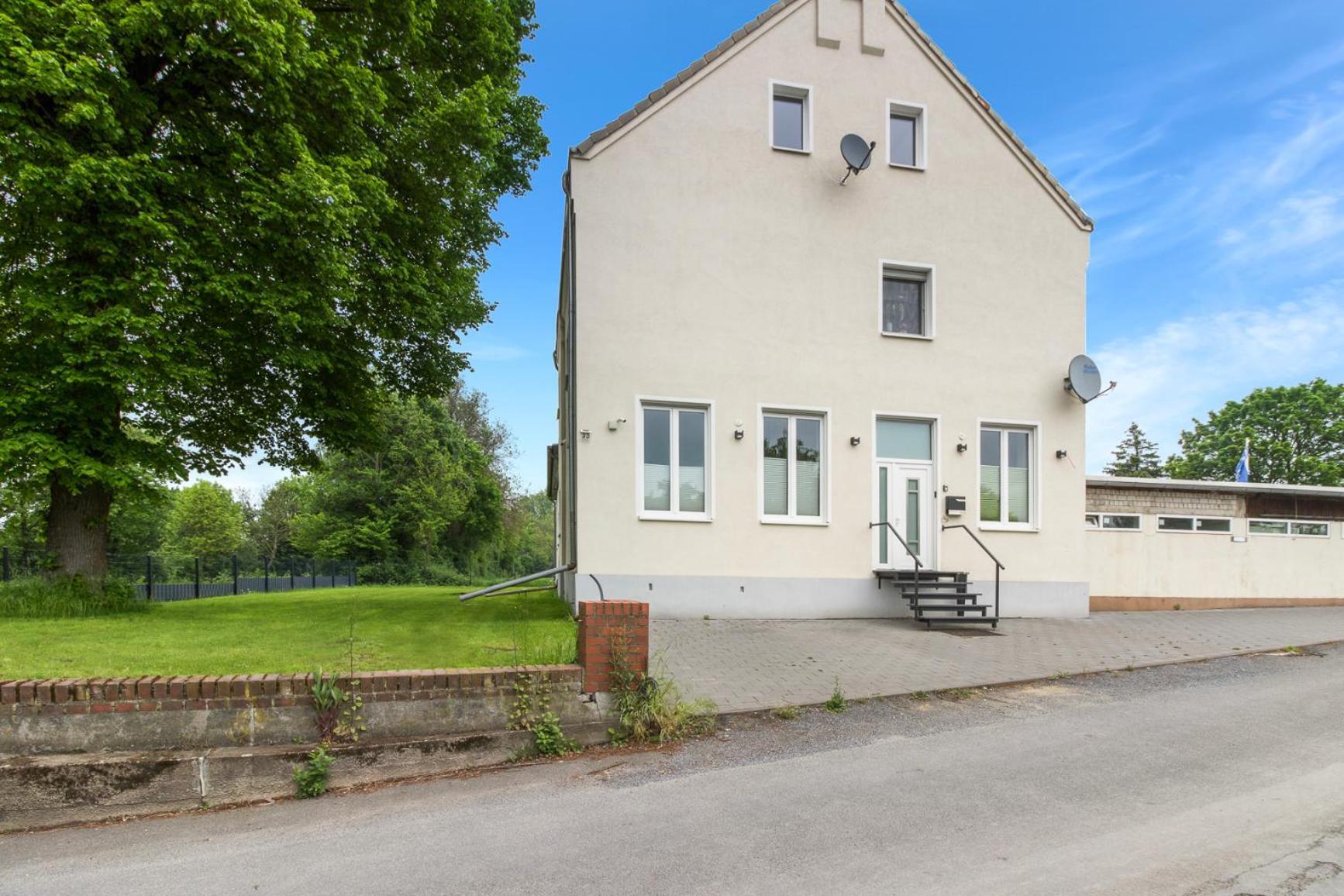 24-7 Living - Modern In With Connection Apartment Waltrop