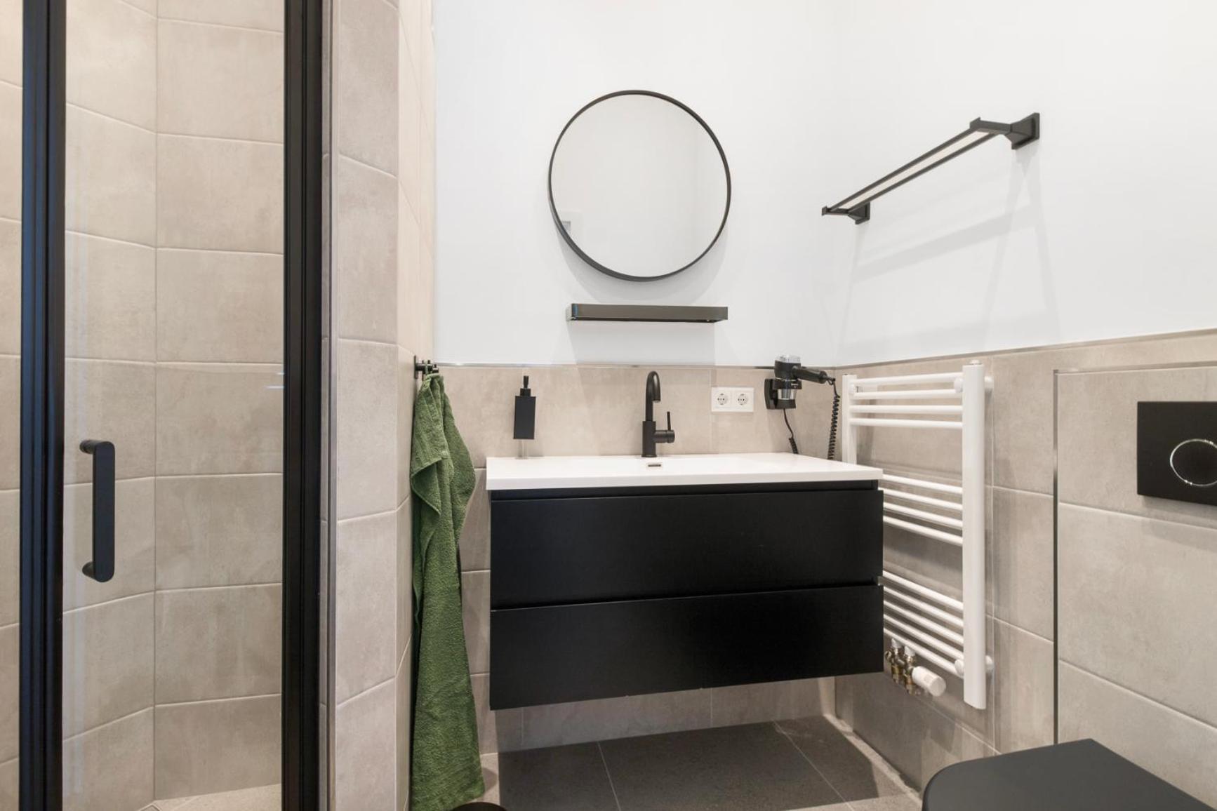 24-7 Living - Modern In With Connection