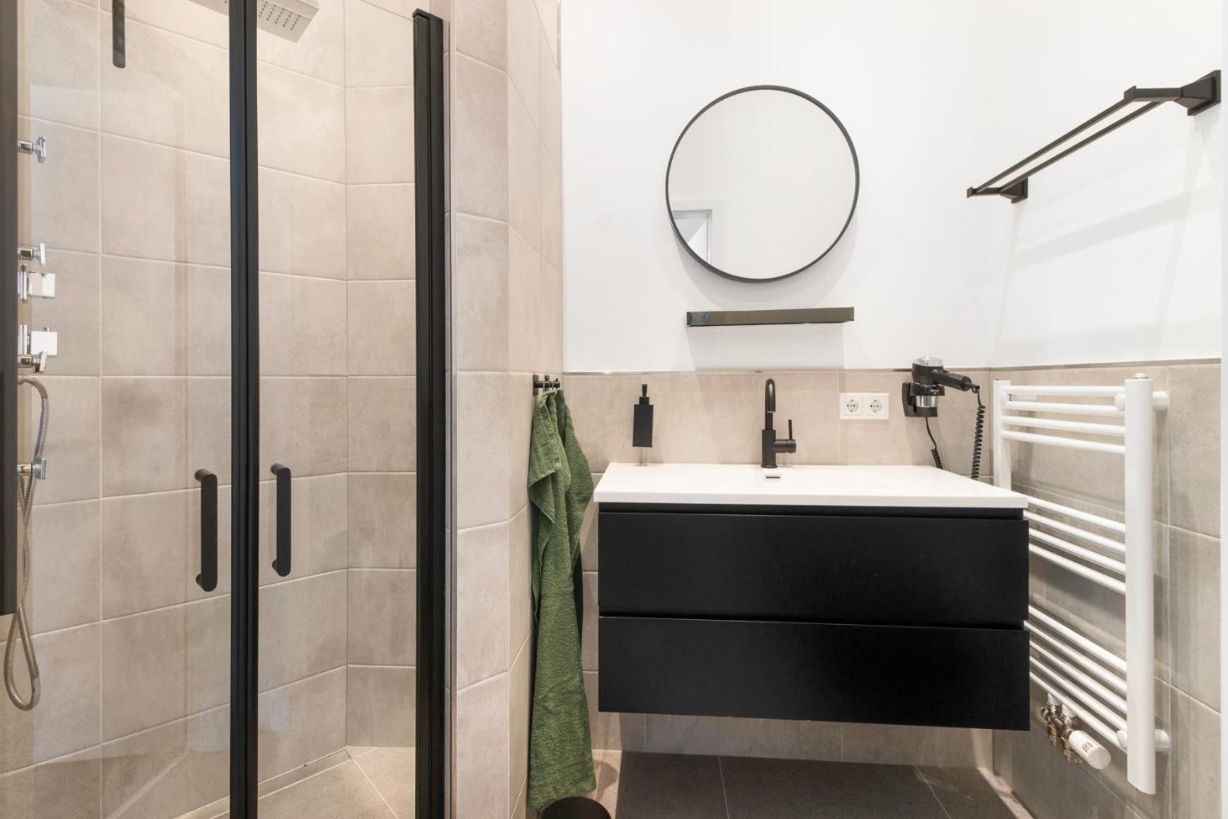 24-7 Living - Modern In With Connection