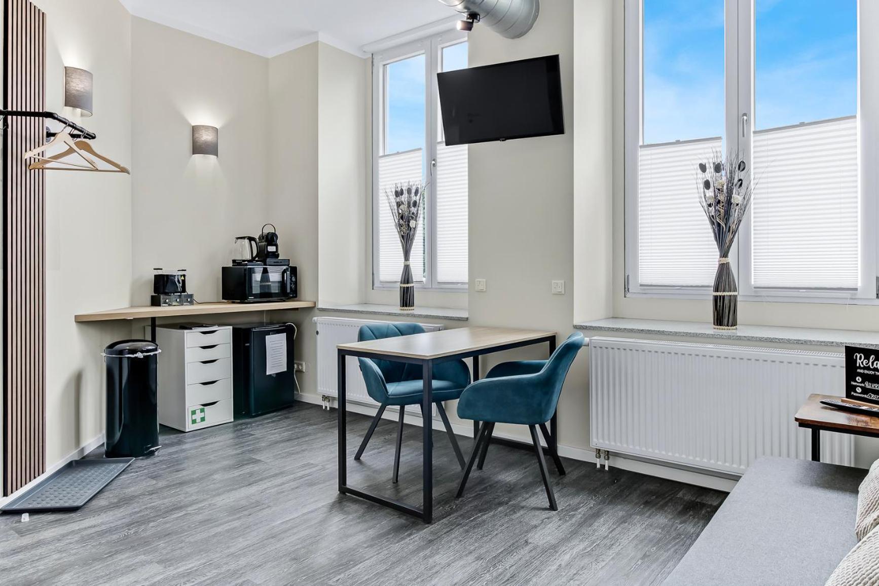 24-7 Living - Modern In With Connection Apartment