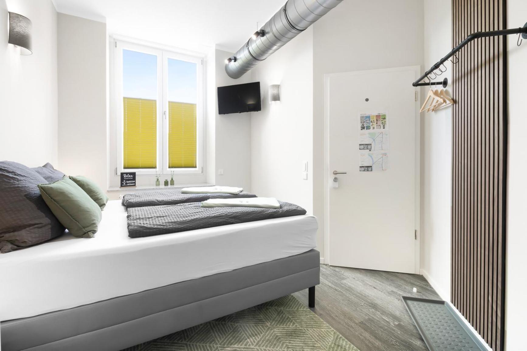 Apartment 24-7 Living - Modern In With Connection