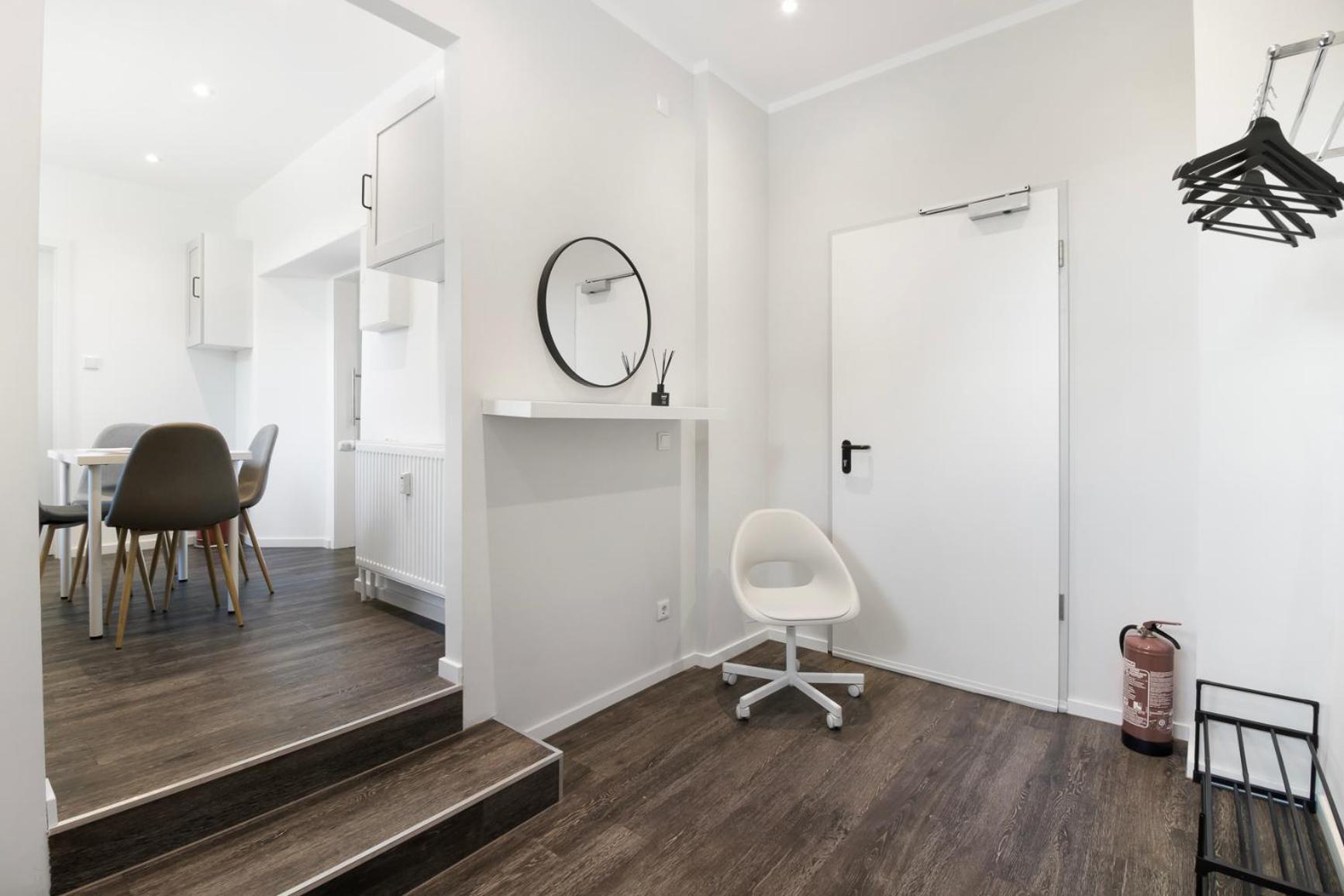 24-7 Living - Modern In With Connection